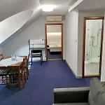 U Racka Hotel Ostrožská Nová Ves