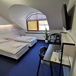 U Racka Hotel Ostrožská Nová Ves