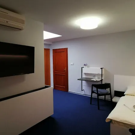 U Racka Ostrožská Nová Ves