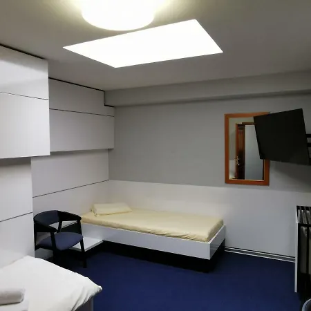 ホテル U Racka 3*