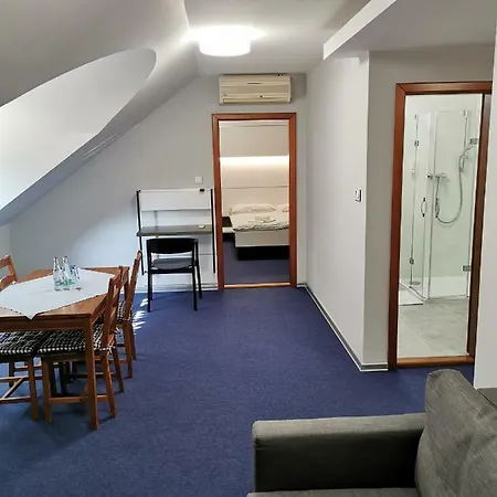 U Racka Hotel Ostrožská Nová Ves