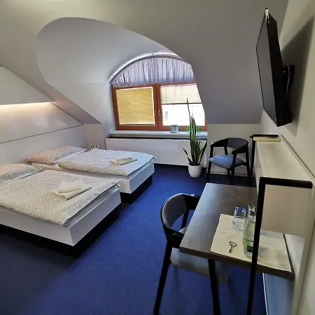 U Racka Hotel Ostrožská Nová Ves